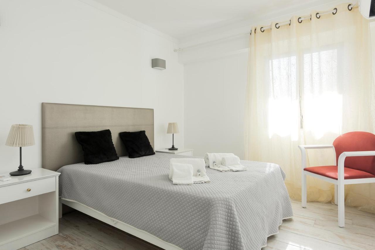 Chantal Apartment - Near The Beach - Quarteira Esterno foto
