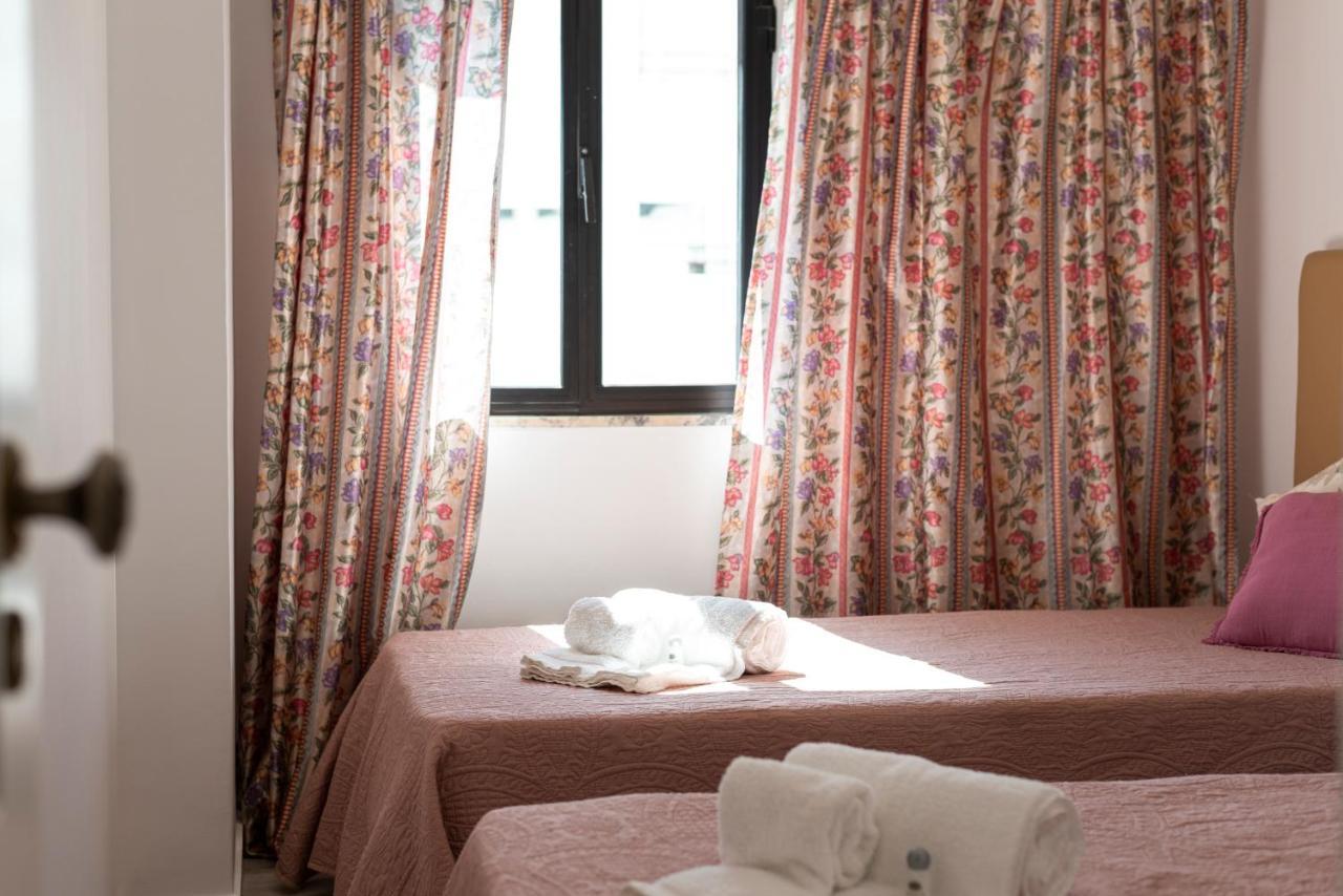 Chantal Apartment - Near The Beach - Quarteira Esterno foto